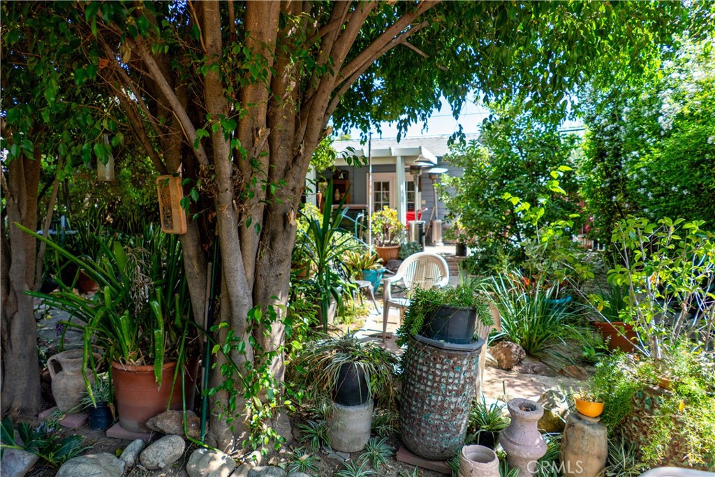 5106 N Glendora Property Photo 18