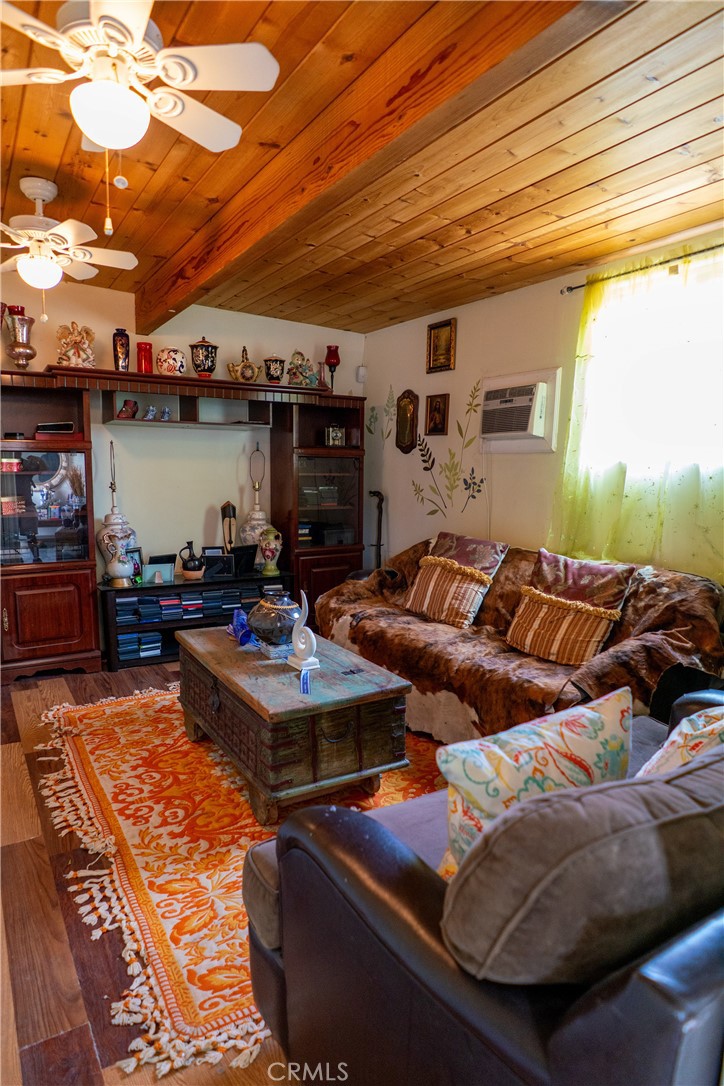 5106 N Glendora Property Photo 24