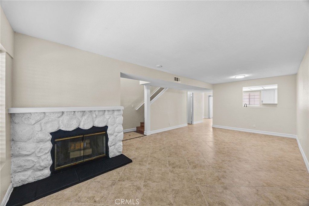 174 W Walnut B Property Photo 2