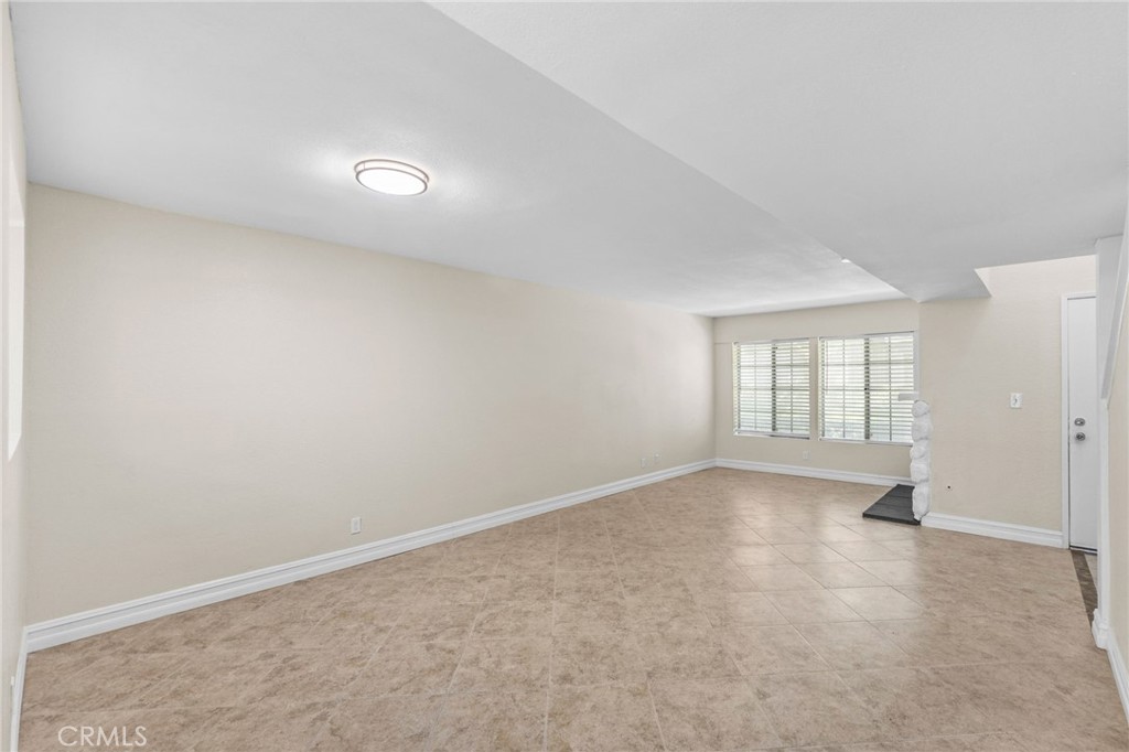 174 W Walnut B Property Photo 4