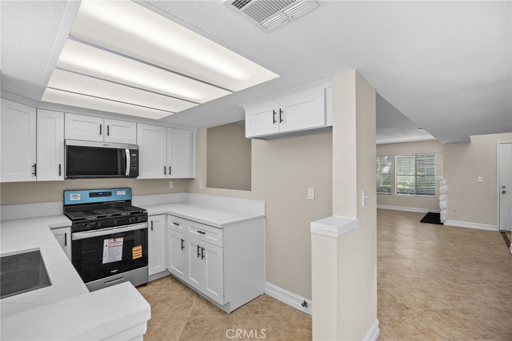 174 W Walnut B Property Photo 7