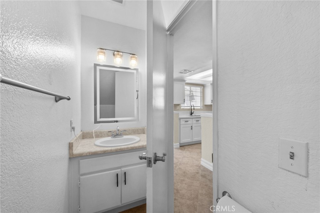 174 W Walnut B Property Photo 13