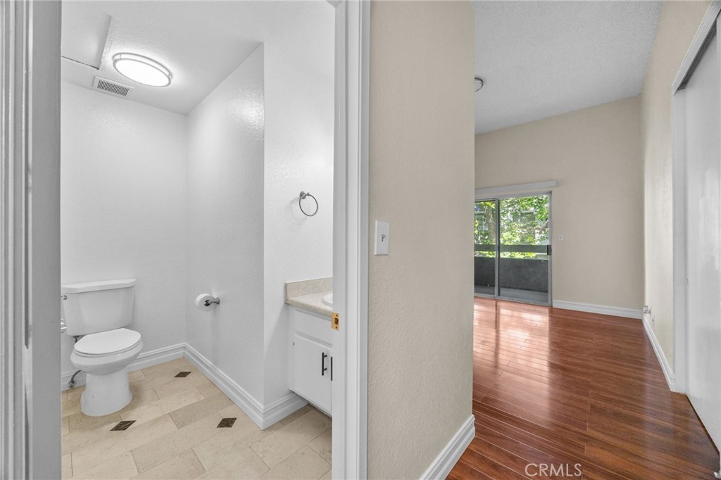 174 W Walnut B Property Photo 16