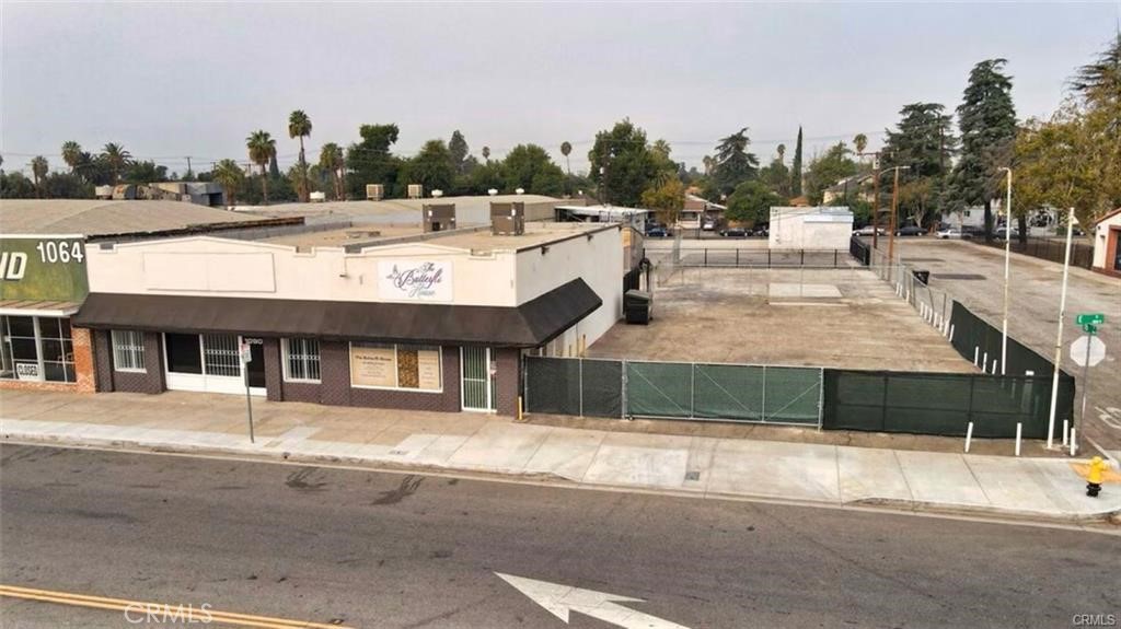 1090 N E Street Property Photo 1