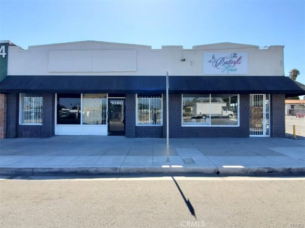 1090 N E Street Property Photo 3