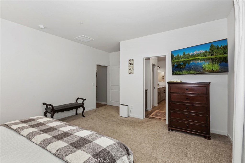 1560 Foothill Drive Property Photo 17