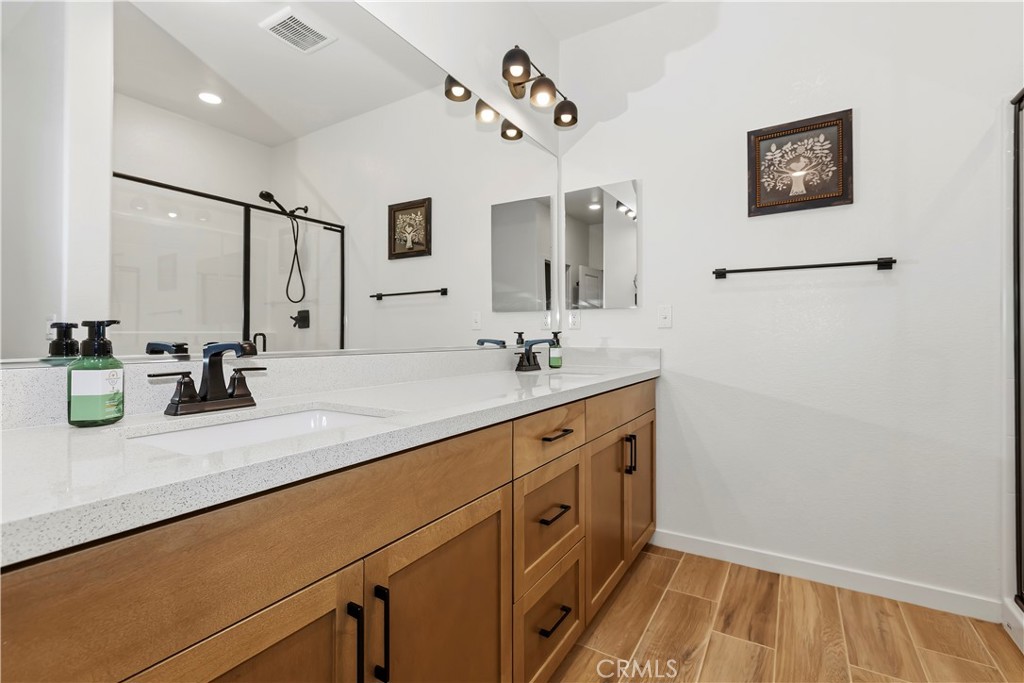 1560 Foothill Drive Property Photo 18