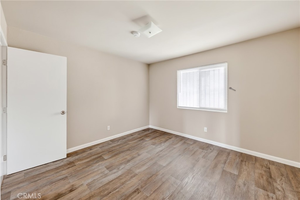 1011 W 8th Property Photo 14