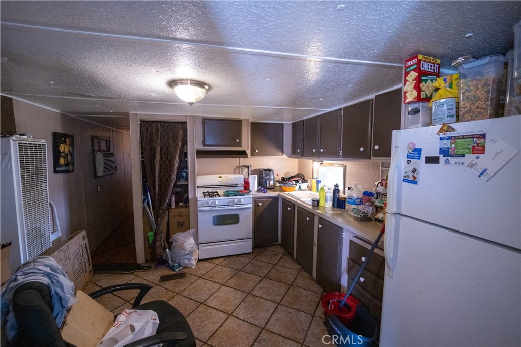 26068 5th Property Photo 10