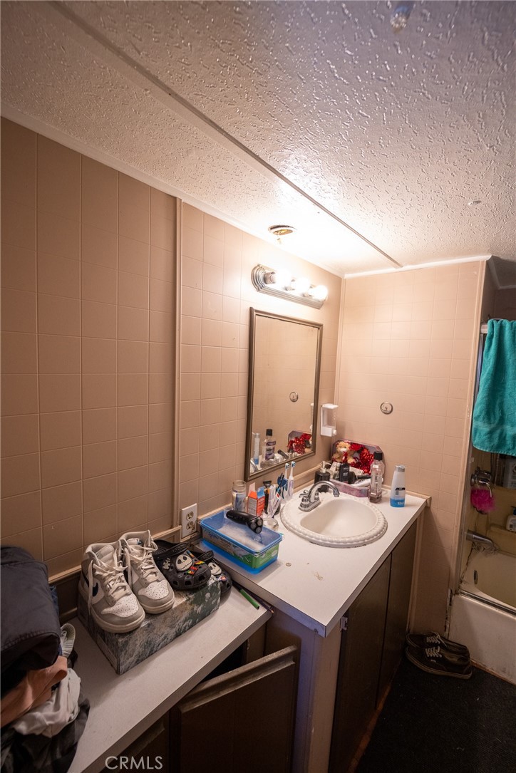 26068 5th Property Photo 15