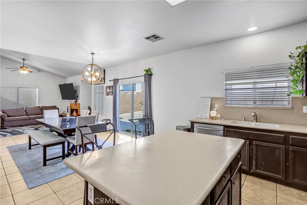 13048 Evanston Property Photo 15