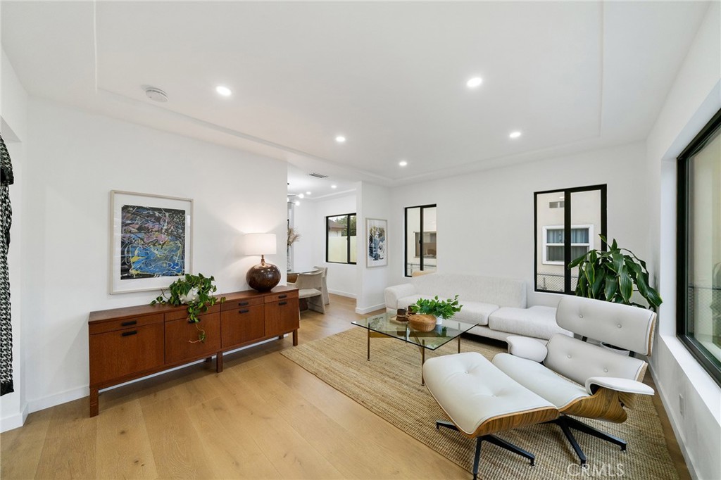 2229 Shoredale Property Photo 5