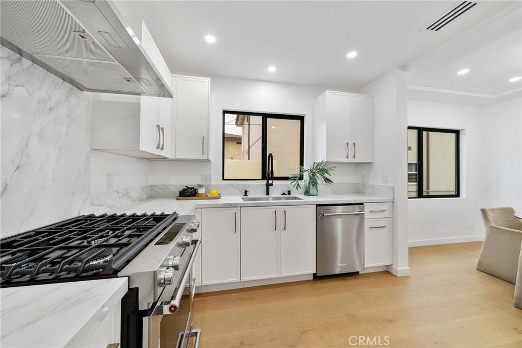 2229 Shoredale Property Photo 9