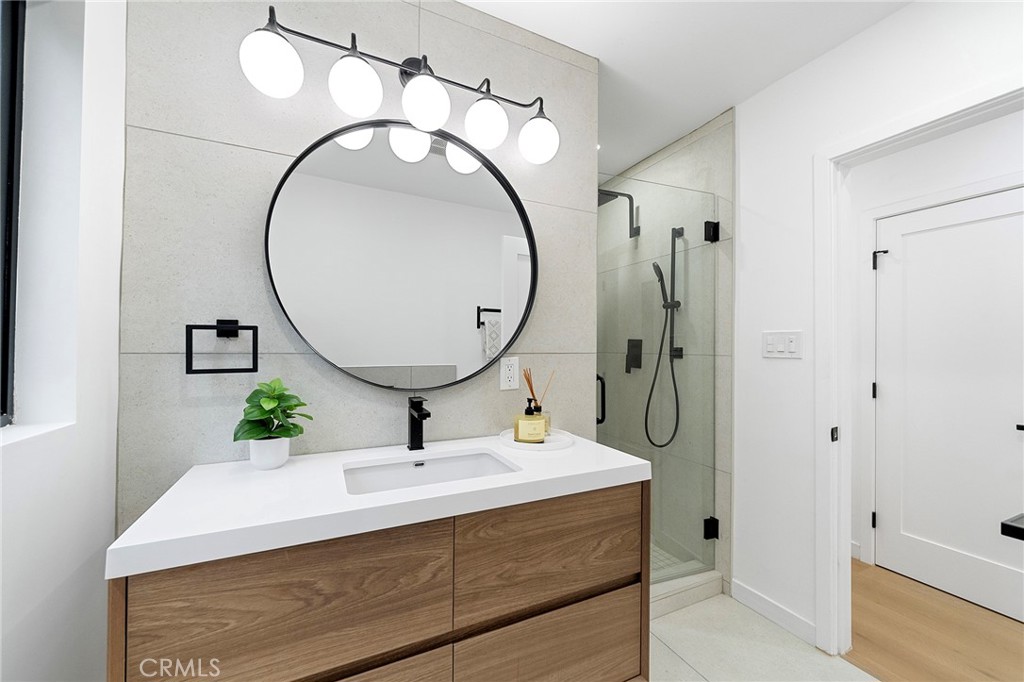 2229 Shoredale Property Photo 14