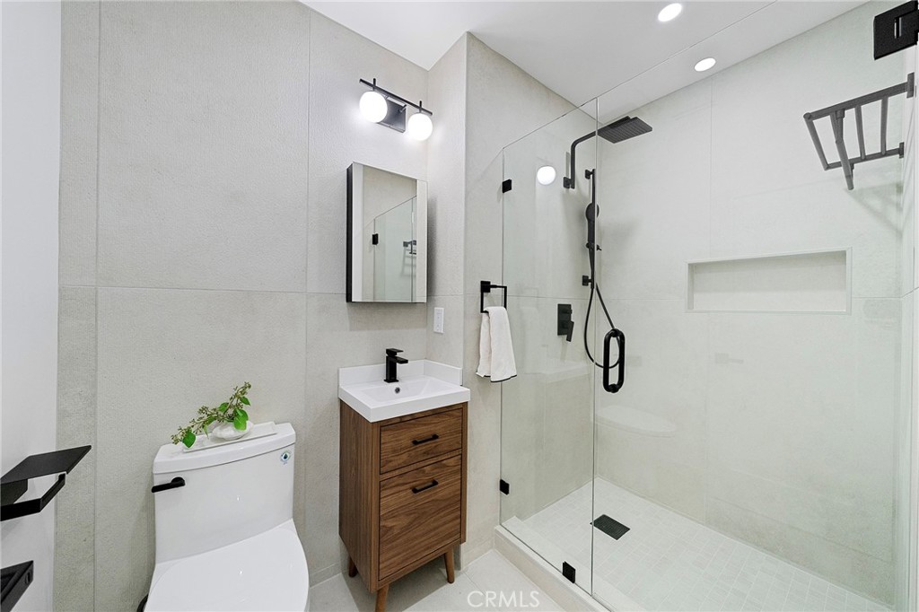 2229 Shoredale Property Photo 17