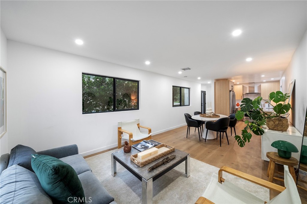 2225 Shoredale Property Photo 9