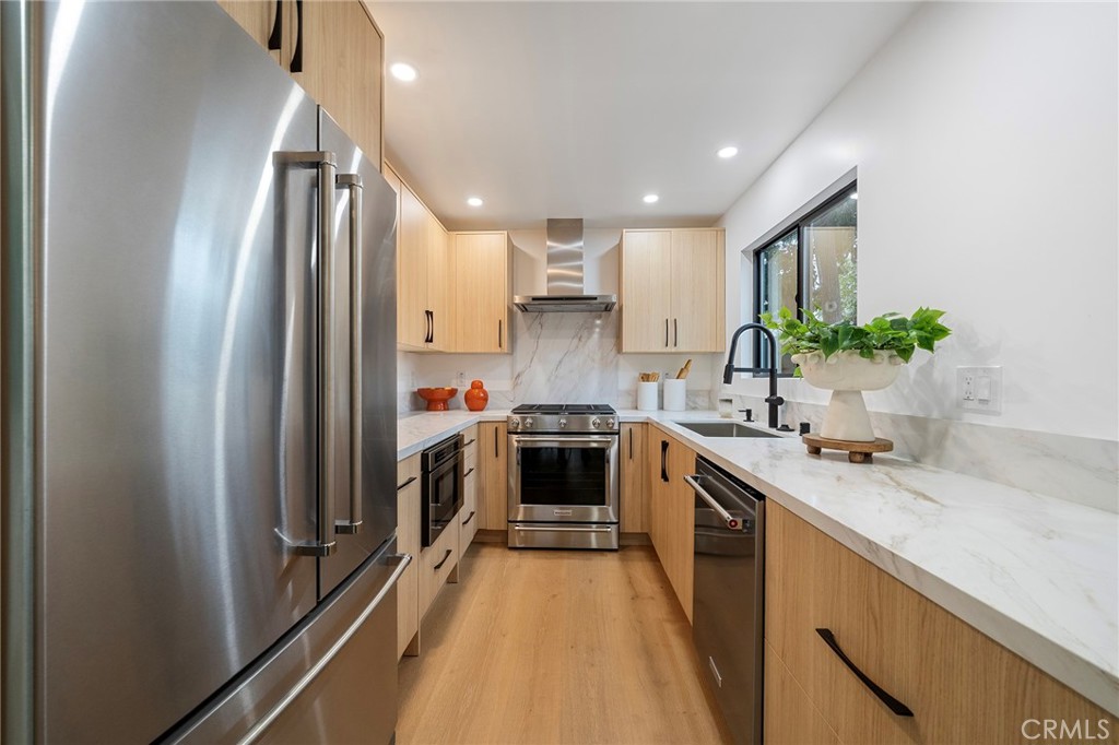 2225 Shoredale Property Photo 12