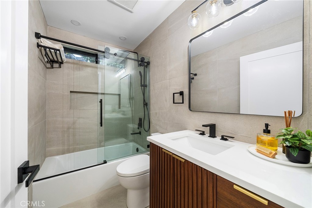 2225 Shoredale Property Photo 19