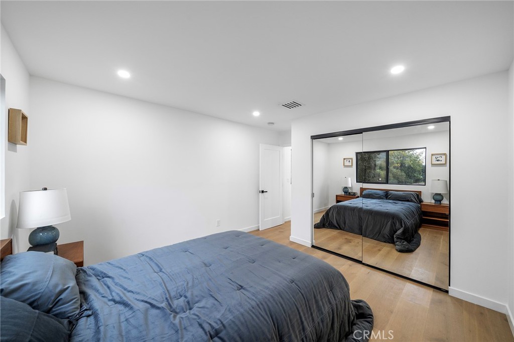 2225 Shoredale Property Photo 21
