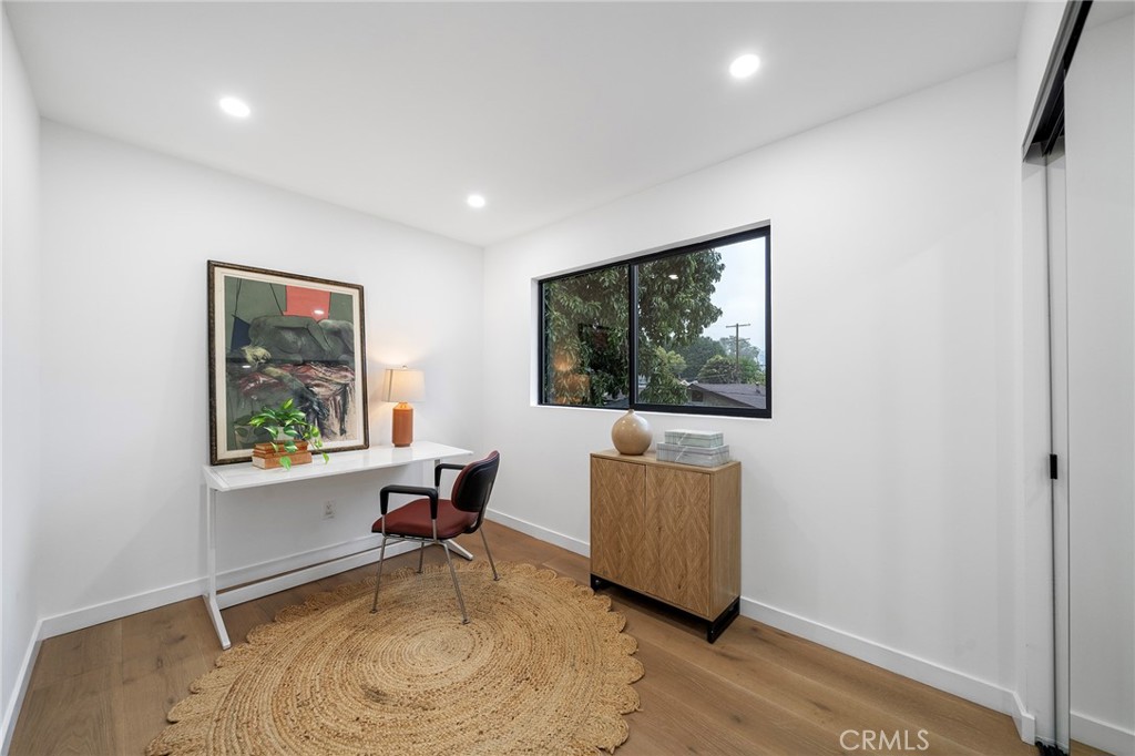 2225 Shoredale Property Photo 22