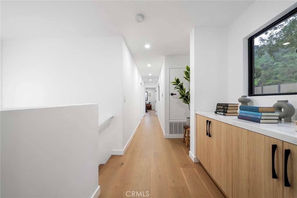 2225 Shoredale Property Photo 24