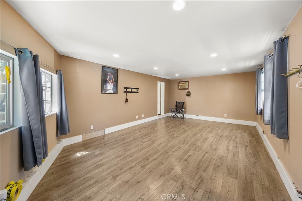 903 N 1st Property Photo 50