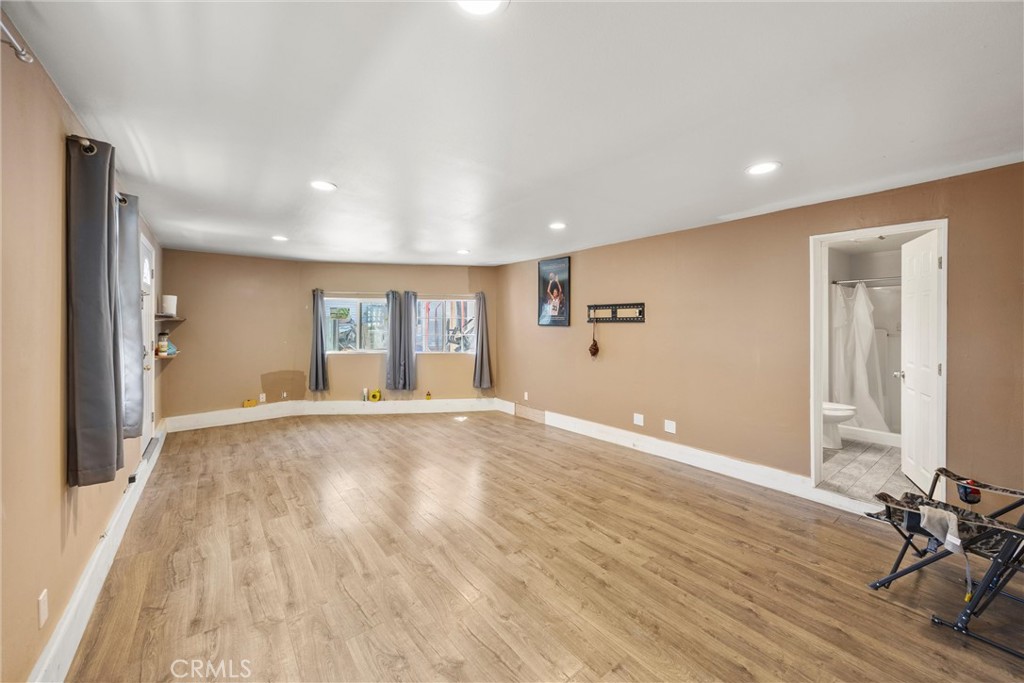 903 N 1st Property Photo 54