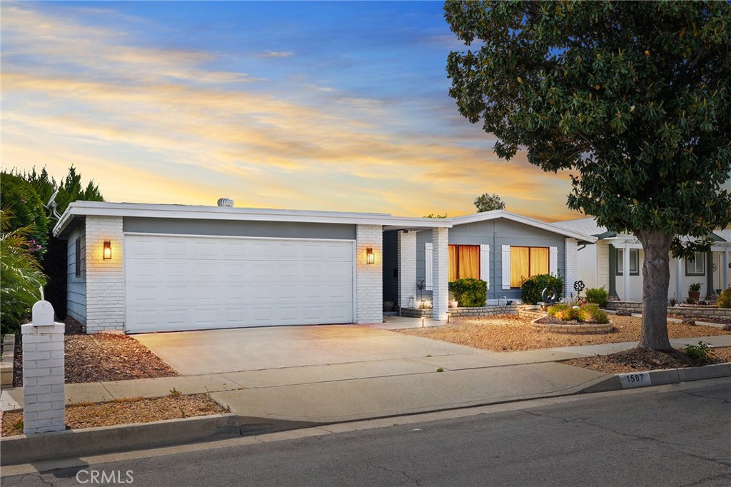 1507 Willow Leaf Property Photo 1