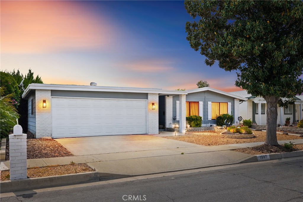 1507 Willow Leaf Property Photo 3