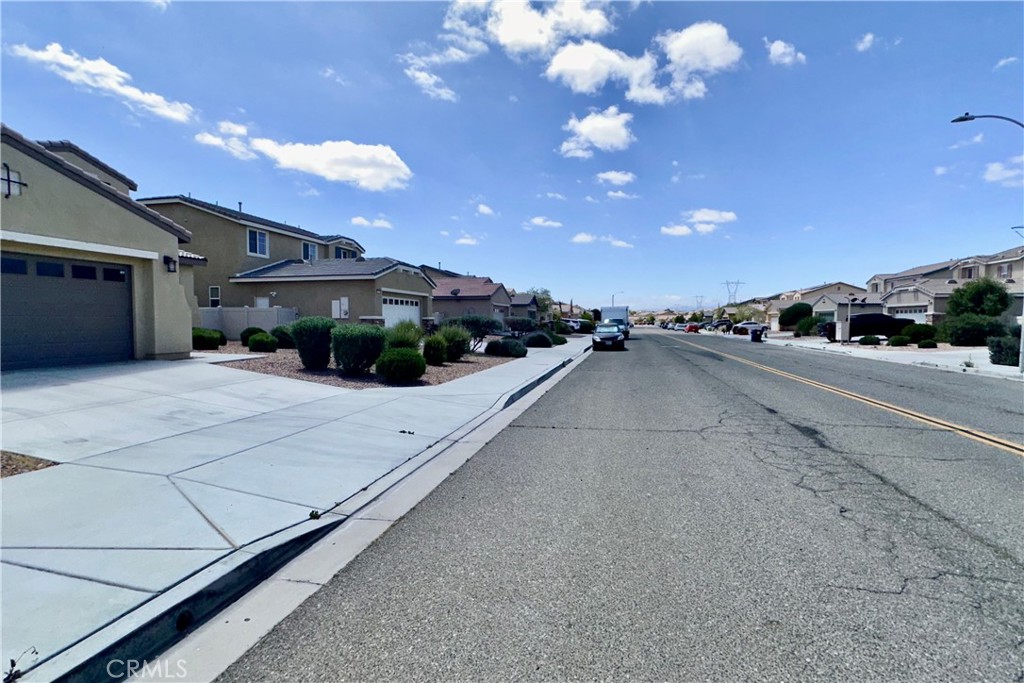 16807 Desert Lily Property Photo 5
