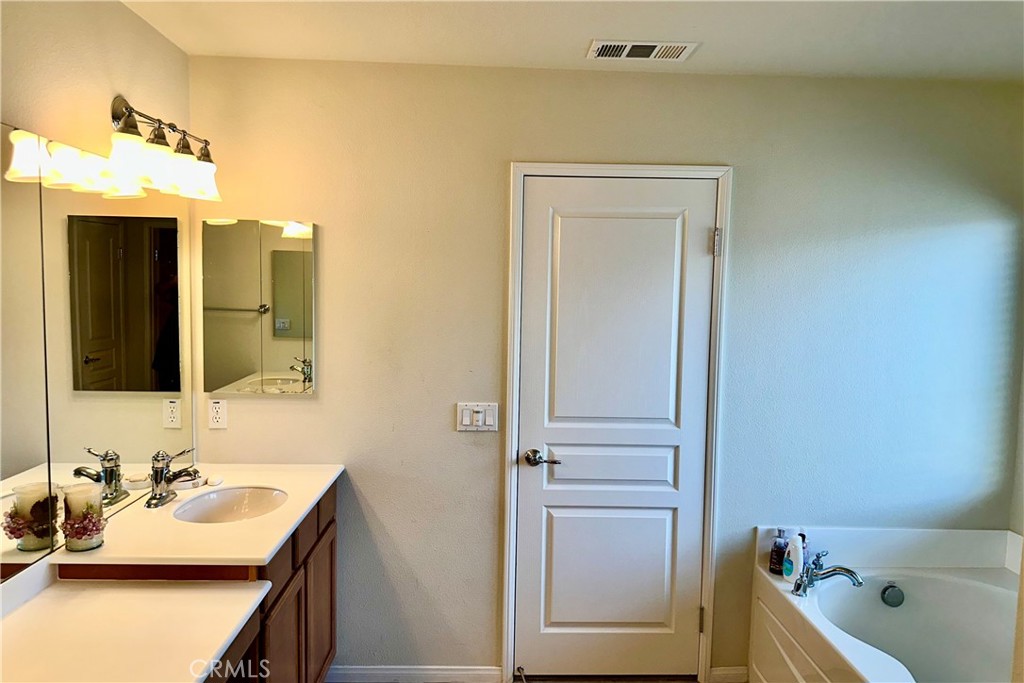 16807 Desert Lily Property Photo 24