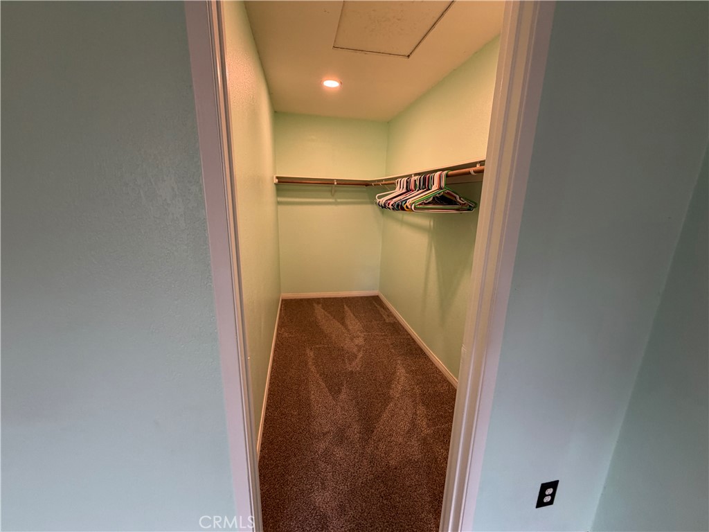 2110 Hawthorne Court Property Photo 6