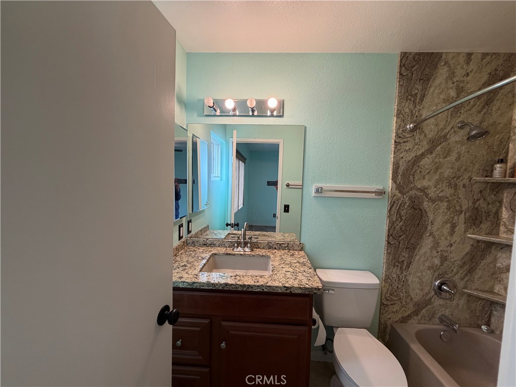 2110 Hawthorne Court Property Photo 10