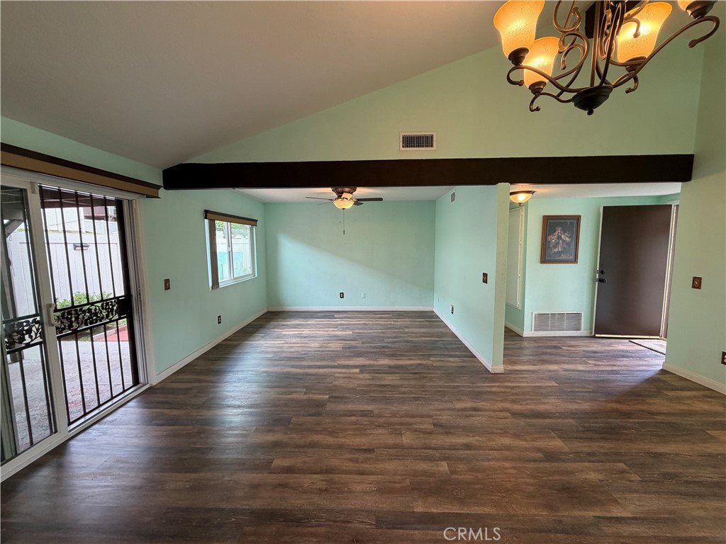 2110 Hawthorne Court Property Photo 11