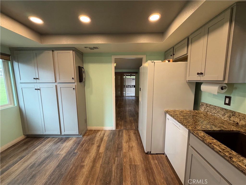 2110 Hawthorne Court Property Photo 18