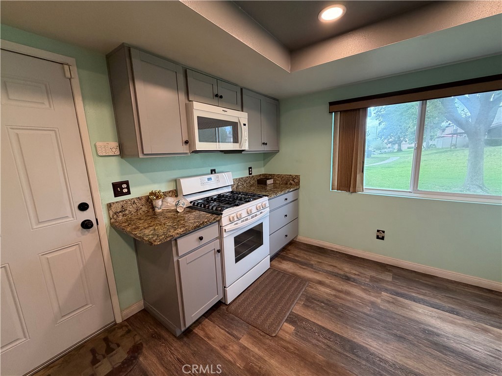 2110 Hawthorne Court Property Photo 19