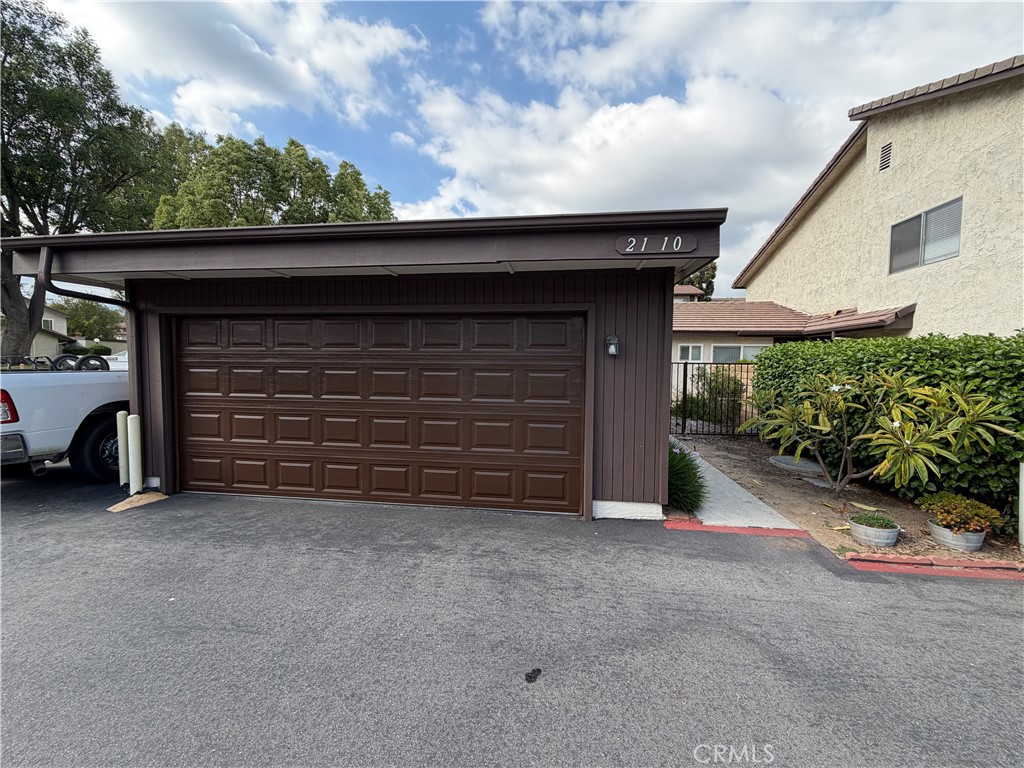 2110 Hawthorne Court Property Photo 26
