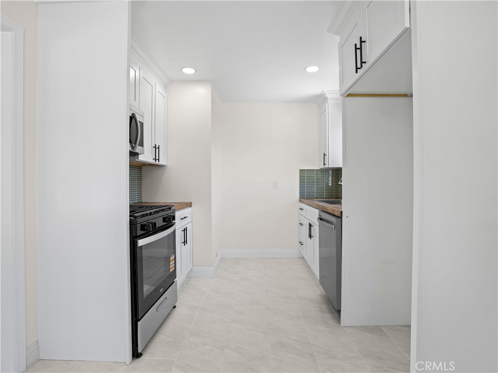 334 N Vernon Property Photo 6
