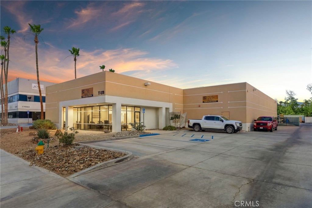 77570 Enfield Property Photo 3
