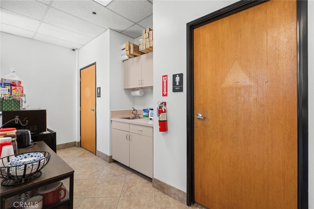 77570 Enfield Property Photo 12