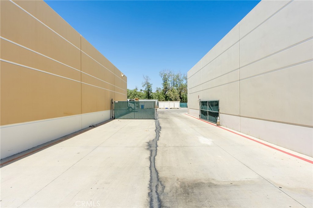 77570 Enfield Property Photo 34