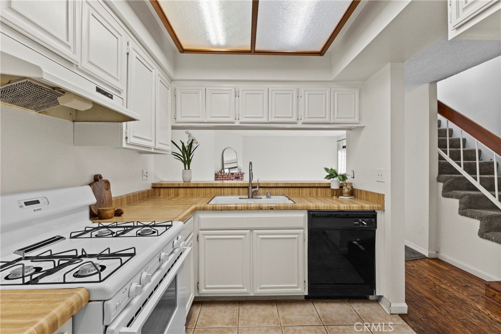 18725 E Arrow 40 Property Photo 7