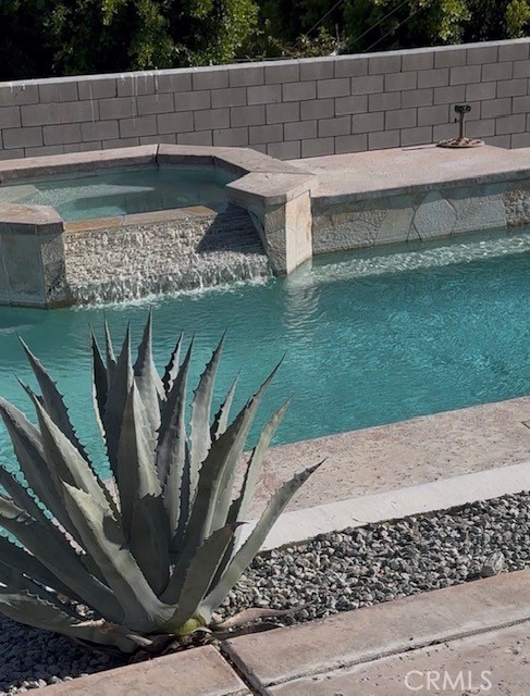 65985 7th Property Photo 2