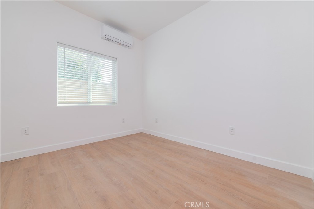 5033 Sultana Avenue B Property Photo 16