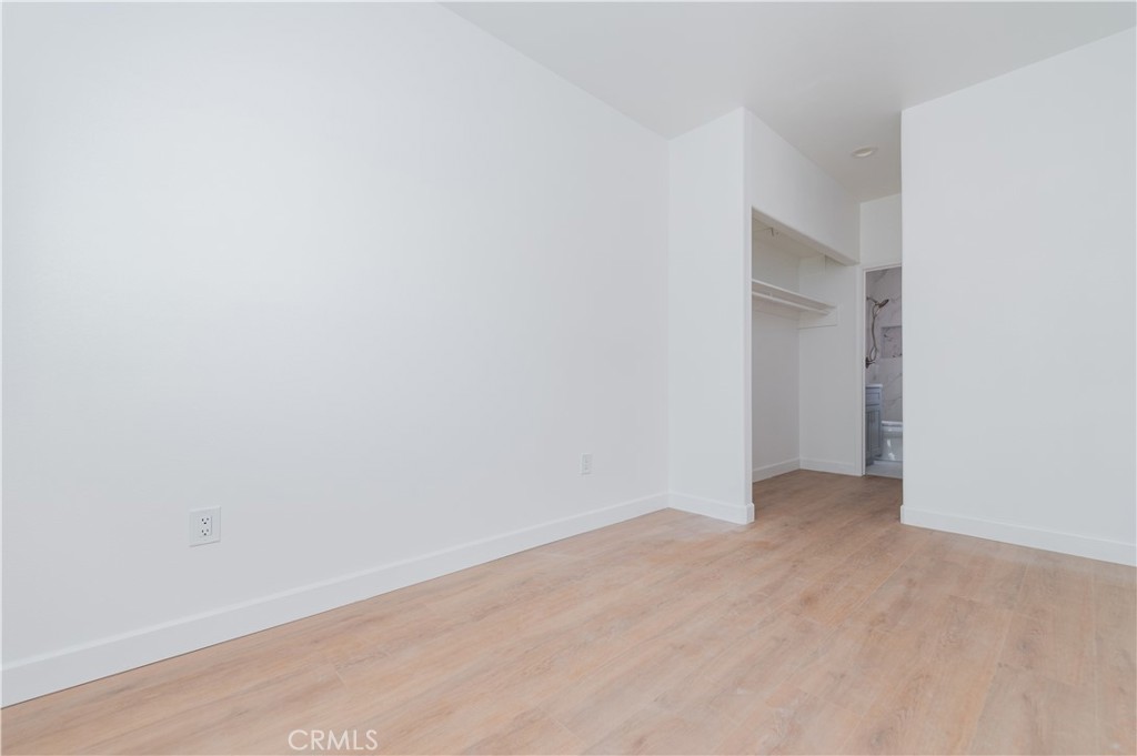 5033 Sultana Avenue B Property Photo 17