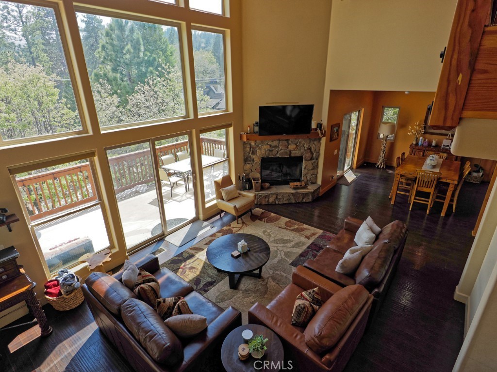 756 Brentwood Property Photo 2
