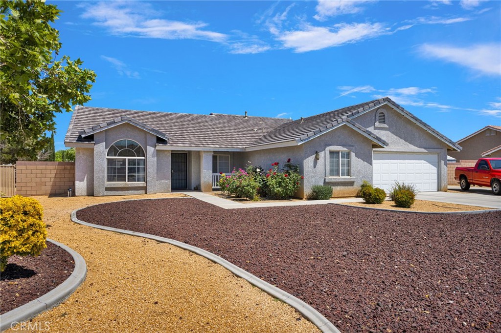 13863 Coachella Road Property Photo 3