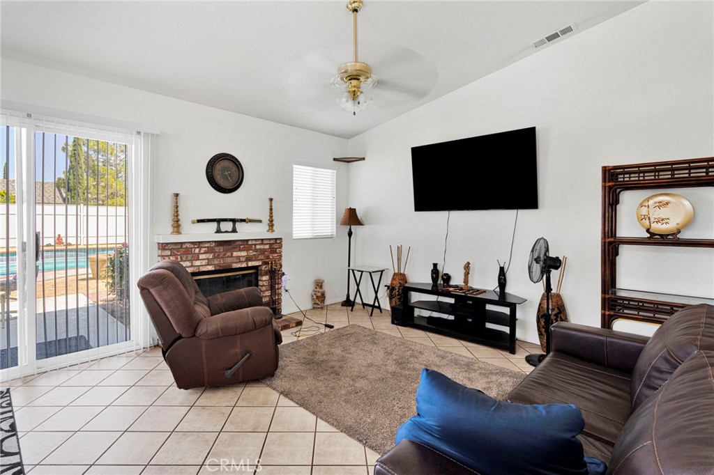 13863 Coachella Road Property Photo 15