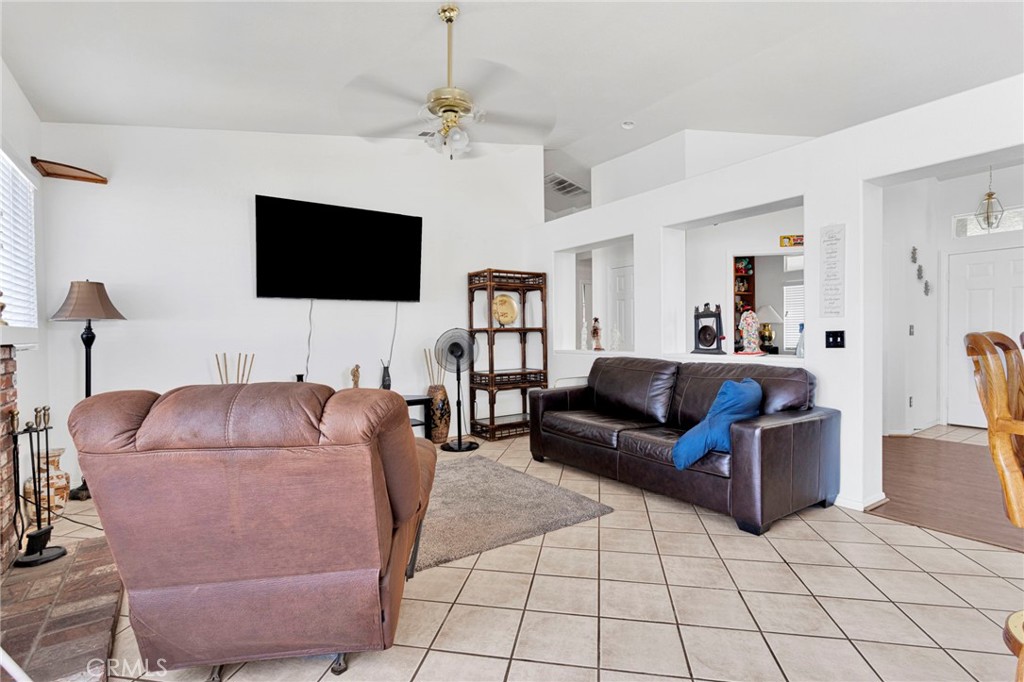 13863 Coachella Road Property Photo 23