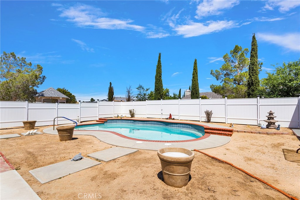 13863 Coachella Road Property Photo 42